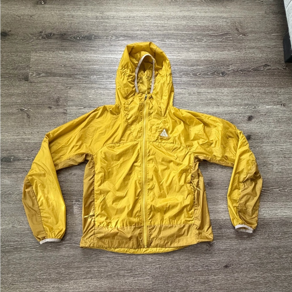 Nike ACG Yellow Hooded Jacket with White Logo - Picture 1 of 10